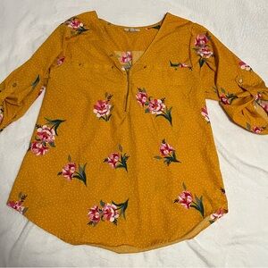 MPH Collection floral and pika dots blouse with a zip on front